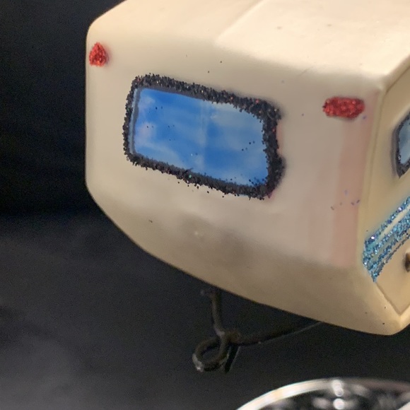 🎄Bronner’s Glass Travel Trailer Christmas Holiday Ornament - Picture 15 of 15